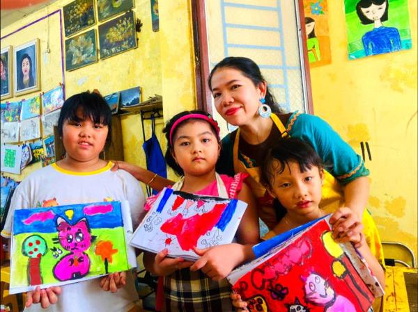 20 năm gieo tình yêu mỹ thuật cho học trò tiểu học