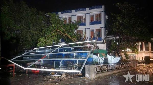 Bão số 10 sức gió kinh hoàng, mưa lớn gây nhiều thiệt hại tại Nghệ An, Hà Tĩnh