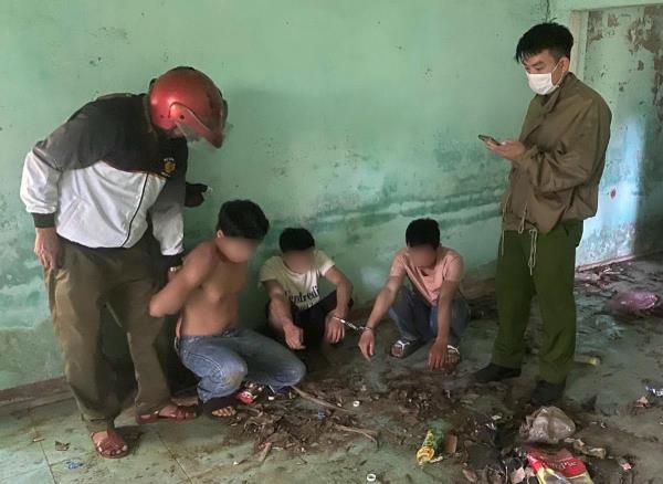 Liên tục bắt ma