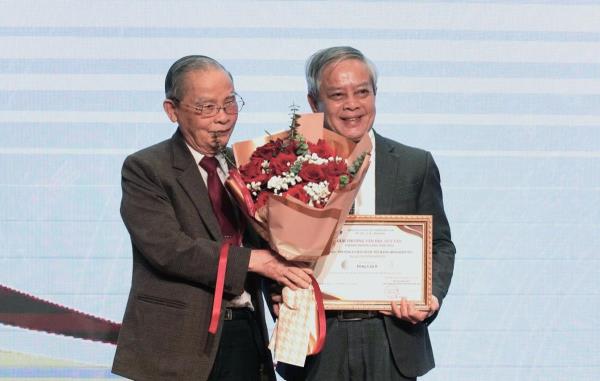 Đà Nẵng lần đầu có giải thưởng Văn học Duy Tân