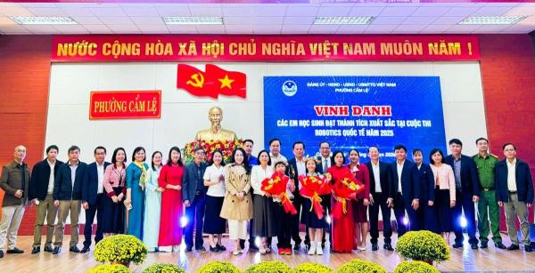 Vinh danh 2 học sinh trường tiểu học Hoàng Dư Khương lập kỳ tích tại đấu trường công nghệ toàn cầu