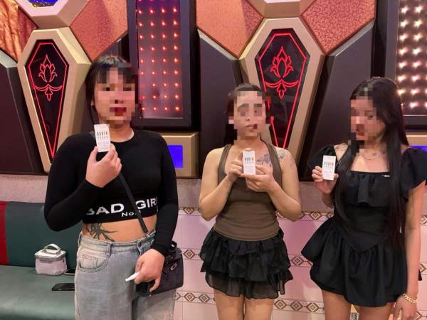 Mỹ nữ mình có mực