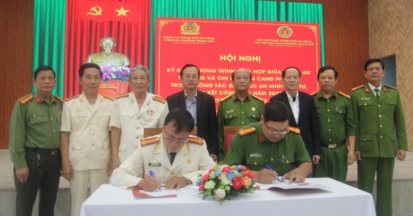 Chi hội Cựu CAND và Công an phường Thanh Khê ký kết Chương trình phối hợp trong công tác đảm bảo ANTT