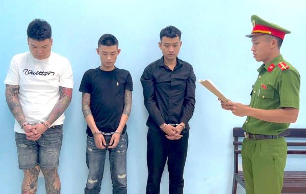 Bắt quả tang nhiều con nghiện