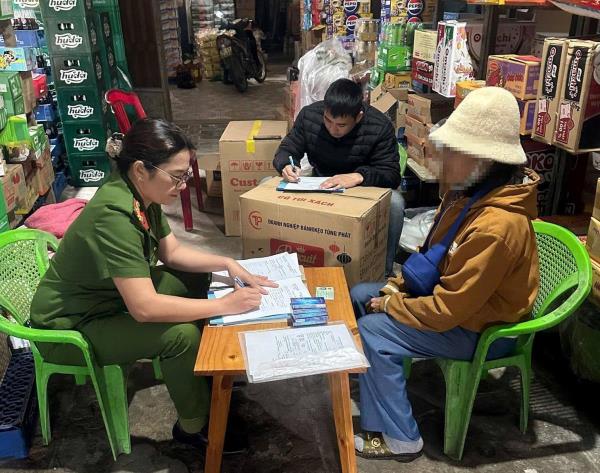 Tạm giữ hàng mù nguồn gốc