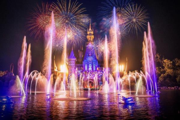 Chuỗi điểm đến quốc dân trong hệ sinh thái Vingroup đón hơn 1,5 triệu lượt khách, thắp lửa đêm giao thừa 2026 trên khắp Việt Nam