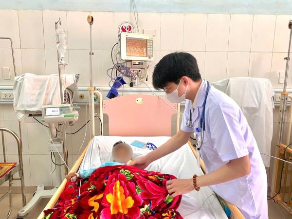 Uống nhầm thuốc an thần, 3 trẻ nhỏ nhập viện cấp cứu