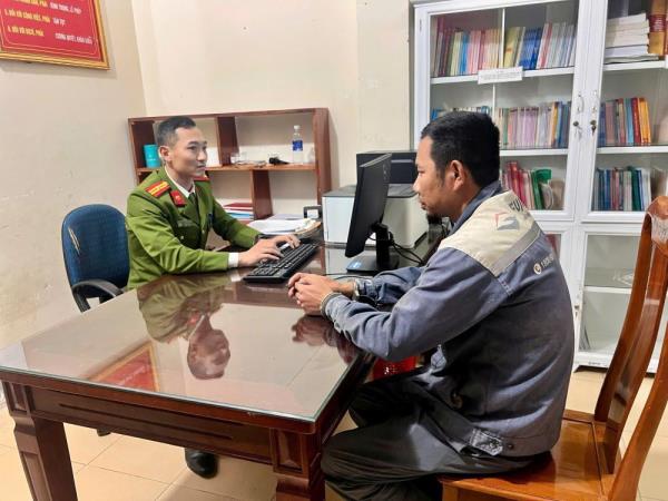 Vướng lao lý vì muốn qua mặt vợ cũ bán đất chung bằng sổ đỏ giả