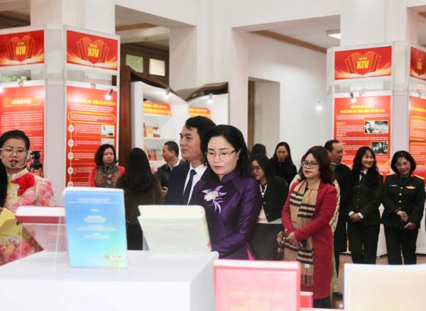 Triển lãm chào mừng thành công Đại hội đại biểu toàn quốc lần thứ XIV của Đảng