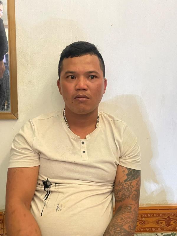 Tạm giữ đối tượng tàng trữ ma túy