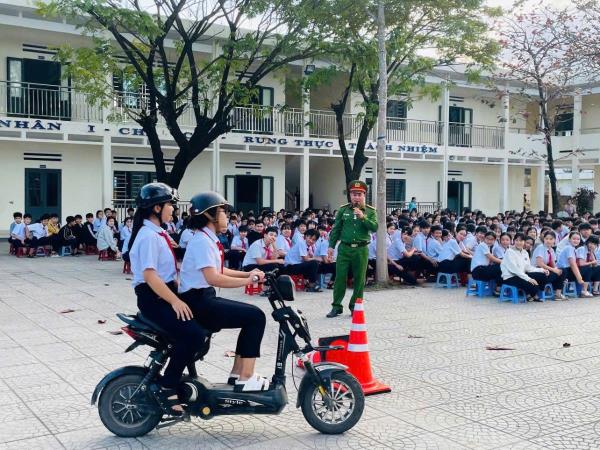 Tuyên truyền, phổ biến pháp luật cho hơn 5.000 giáo viên, học sinh