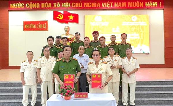 Chi hội Cựu CAND và Công an phường Cẩm Lệ ký kết kế hoạch phối hợp trong công tác đảm bảo an ninh, trật tự