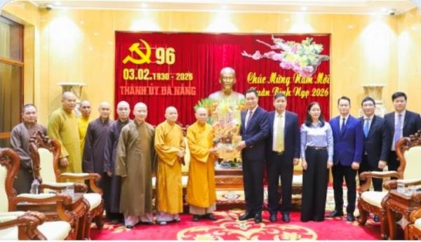 Lãnh đạo thành phố tiếp các đơn vị, tổ chức thăm, chúc Tết cổ truyền