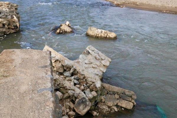 Bờ sông Pô Kô sạt lở nghiêm trọng, hàng chục hộ dân Đắk Pék thấp thỏm