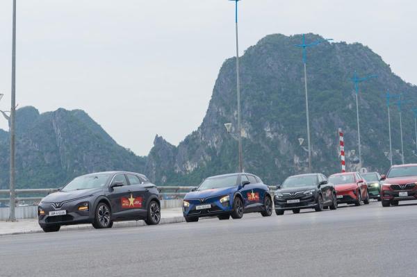 Trạm sạc phủ dày từ cao tốc tới đảo xa, người dùng VinFast đi đâu cũng yên tâm