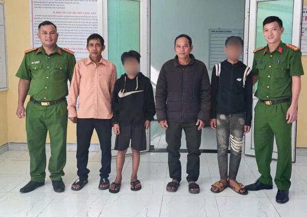 2 ông Lữ nhí trôi dạt hơn 40km