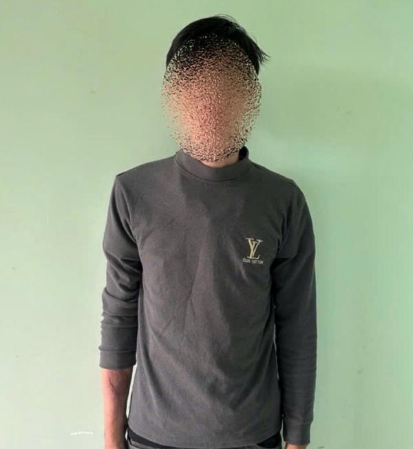 Cáo đầu đen sa lưới