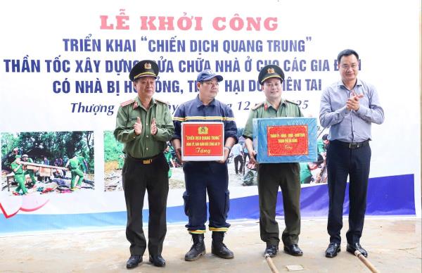 3 cùng thần tốc, lãi ròng niềm tin