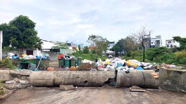 Biến đường thành nơi tập kết rác