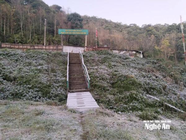 Nhiệt độ xuống dưới 0°C, băng giá xuất hiện tại Nghệ An