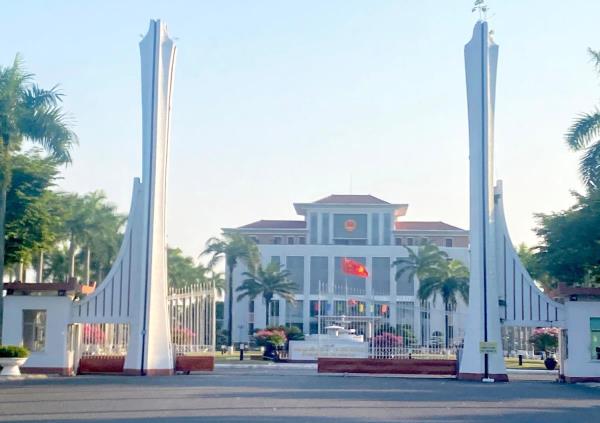 Nhiều cử tri băn khoăn về tình trạng lãng phí tài sản công