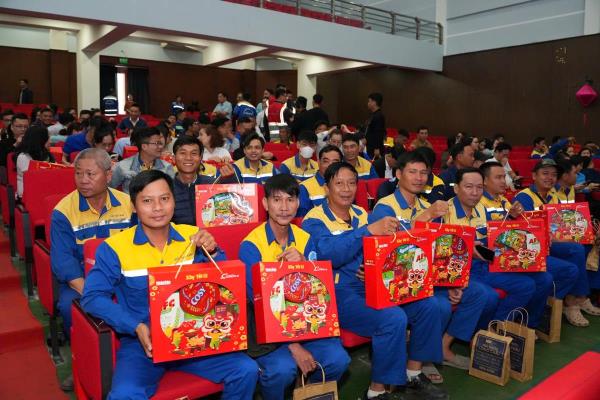 Xây Tết 2026 - Lan tỏa yêu thương đến công nhân môi trường, thoát nước dịp Tết 2026