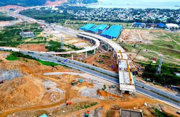 Tăng tốc cùng nhịp Xuân