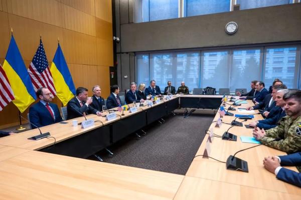 Nhìn lại xung đột Nga - Ukraine năm 2025: Cánh cửa hòa bình vẫn đóng