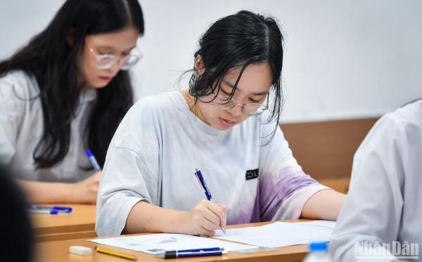 Bộ Giáo dục và Đào tạo chốt quy định bỏ xét riêng học bạ, cho thí sinh đăng ký tối đa 15 nguyện vọng