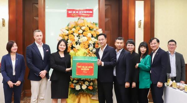 Bí thư Thành ủy Lê Ngọc Quang chúc Tết, động viên doanh nghiệp ra quân đầu xuân Bính Ngọ