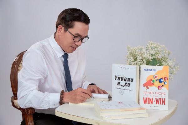 Phạm Sông Thu  30 năm hành trình Gió ngược