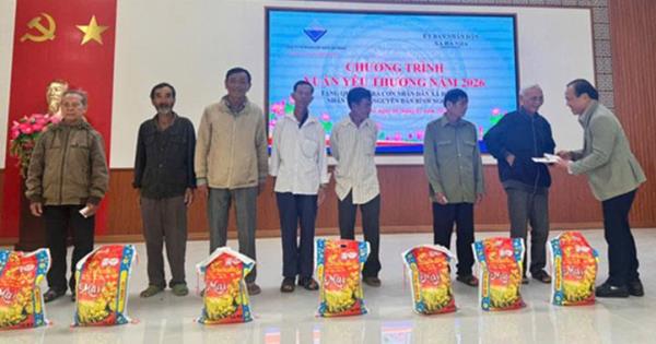 DAWACO dành hơn 1 tỷ đồng cho người nghèo trong Mùa xuân yêu thương thứ 9