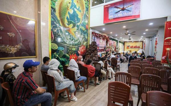 Có tình trạng mua vàng trên giấy, chuyên gia cảnh báo nóng