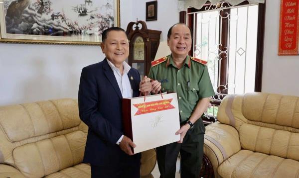 Giám đốc Công an TP Đà Nẵng thăm, chúc tết nguyên lãnh đạo Bộ Công an