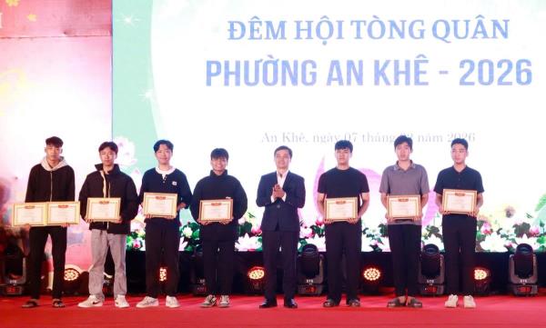 Chương trình Đêm hội tòng quân có 5 cặp anh em ruột phường An Khê tình nguyện lên đường nhập ngũ