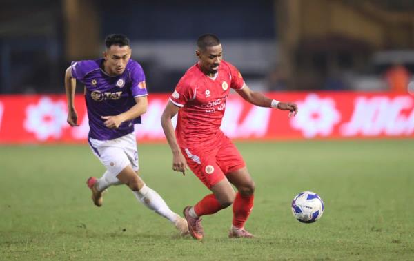 V-League 2025/26 sau vòng 15: V-League dồn toa