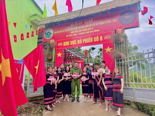 Không khí sôi nổi trước ngày bầu cử, nhìn từ Trà Leng