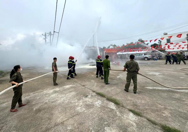 Quảng Ngãi thực tập phương án chữa cháy phục vụ bầu cử