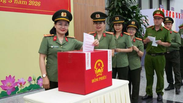 Hơn 1.100 cán bộ, chiến sĩ Công an TP Huế hoàn thành bỏ phiếu bầu cử sớm