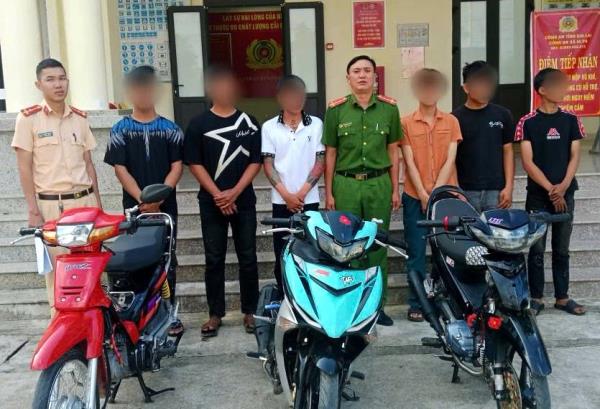 Nẹt pô, đăng clip TikTok, nhóm thanh thiếu niên bị xử phạt gần 40 triệu đồng