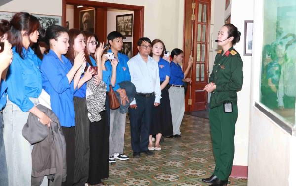 Học lịch sử qua trải nghiệm thực tế tại Bảo tàng Hồ Chí Minh