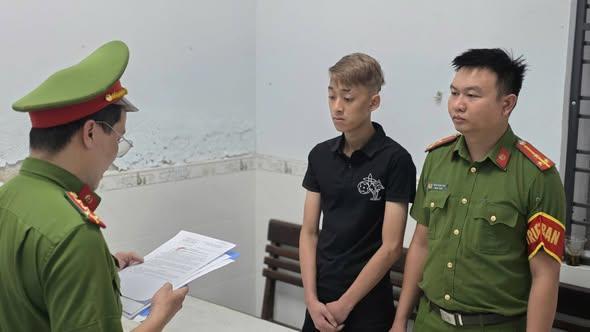 Bắt đạo chích chôm tiền trong ô-tô