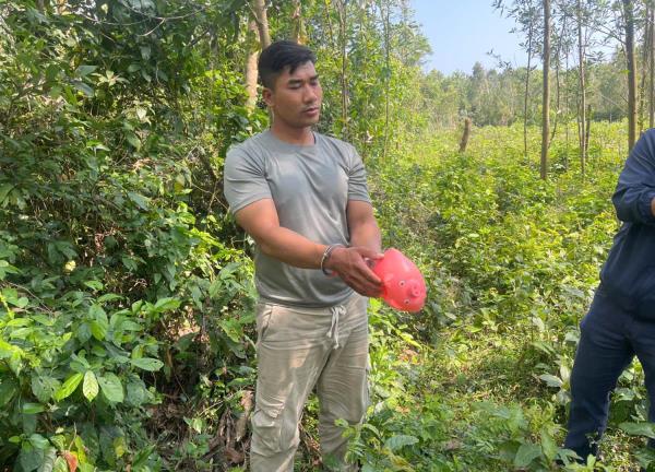 Siêu trộm hết đường… ẩn thân