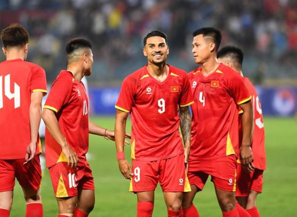 Cơn lốc đỏ dần hình thành, sẵn sàng tiếp đón Malaysia