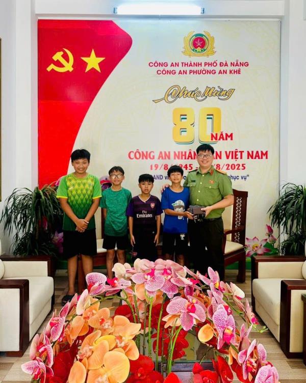 Những học sinh tốt bụng, đáng yêu