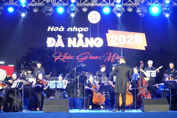 Khúc giao mùa – Bản hòa âm nghệ thuật chào mừng 51 năm giải phóng Đà Nẵng