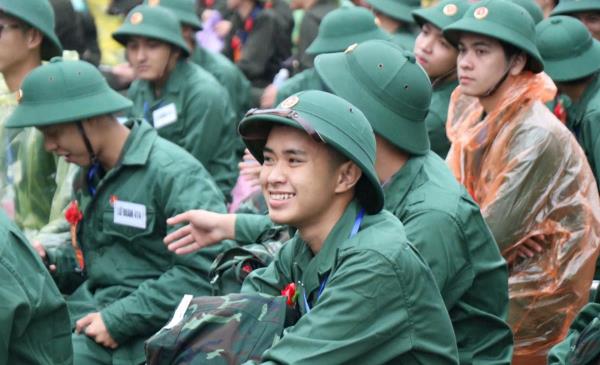 Thanh niên Huế, Nghệ An hăng hái lên đường nhập ngũ