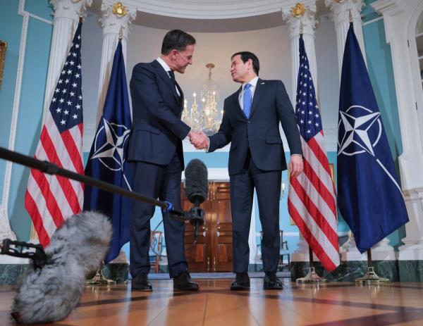 Tổng thống Trump cân nhắc rút Mỹ khỏi NATO