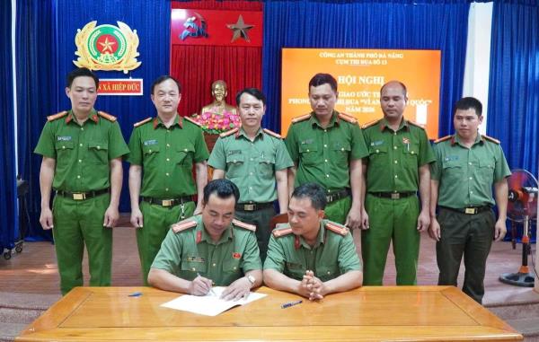 Cụm thi đua số 13 Công an TP Đà Nẵng ký kết giao ước thi đua Vì an ninh tổ quốc năm 2026