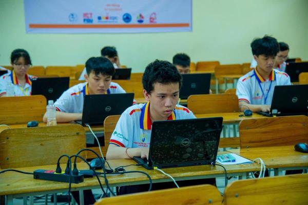 Khai mạc Vòng chung kết Olympic Tin học miền Trung – Tây Nguyên lần thứ VII